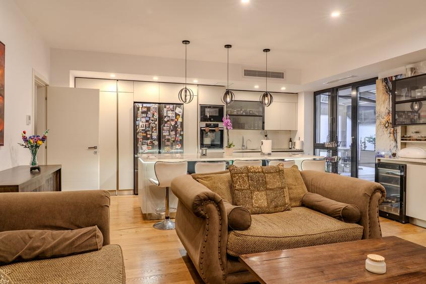 Apartament cu 3 camere decomandat în Kiseleff