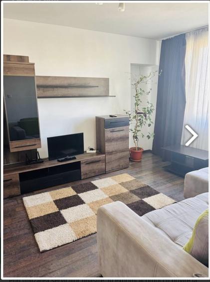 Apartament cu 3 camere semidecomandat în Obor
