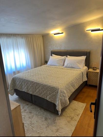 Apartament cu 5 camere decomandat, mobilat în Capitol