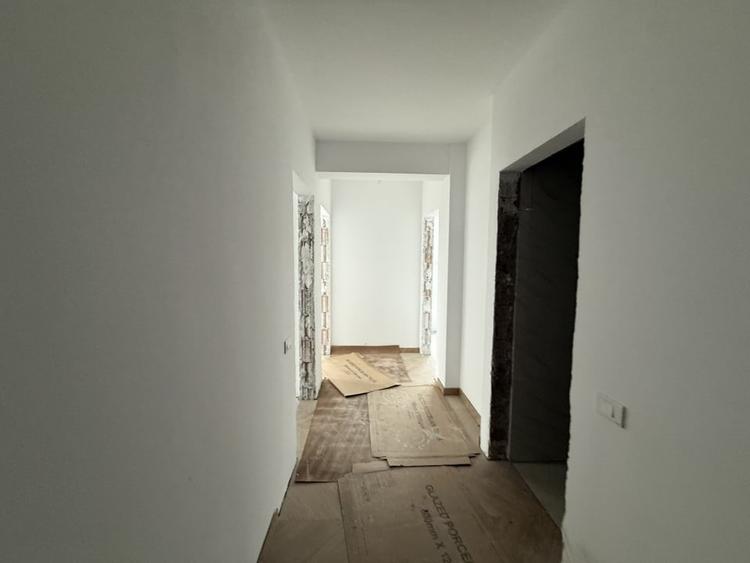 Apartament cu 3 camere decomandat în Theodor Pallady