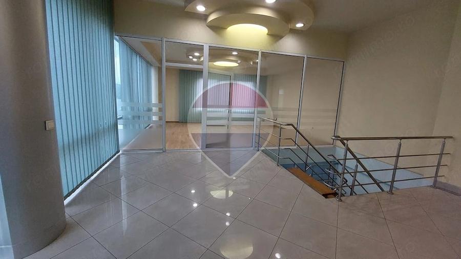 Spațiu comercial, de 880 mp, în Muntenii de Jos