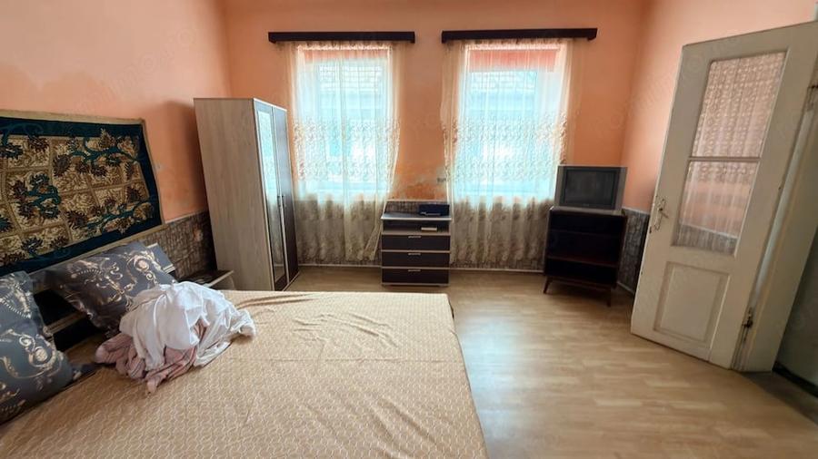 Casă cu 3 camere cu Teren 380 Mp în Central