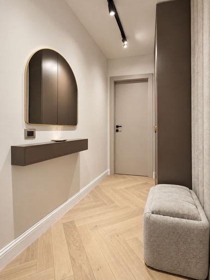 Apartament cu 2 camere semidecomandat, mobilat în Central