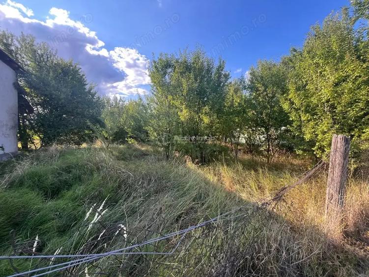 Teren de 1060 mp, în Darova