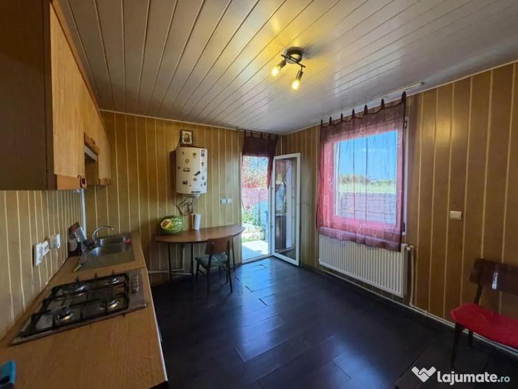 Casă cu 5 camere cu Teren 300 Mp în Bariera Vâlcii