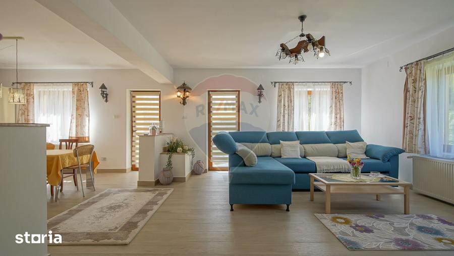 Casă cu Teren 2789 Mp în Râșnov