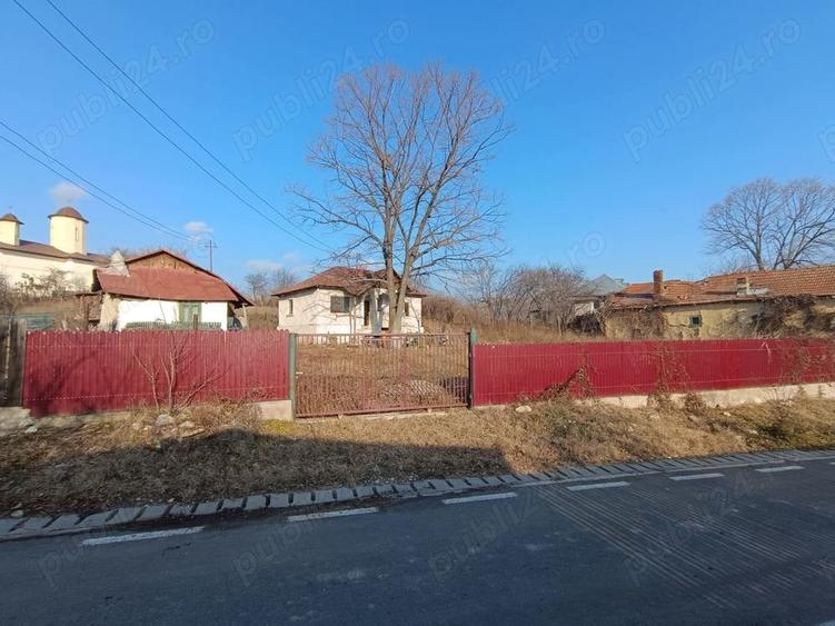 Teren de 1155 mp, în Fințești