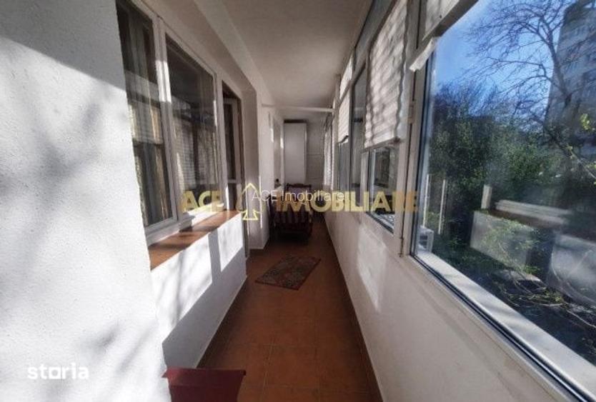 2 Camere de inchiriat | Unirii | Metrou | Parcare