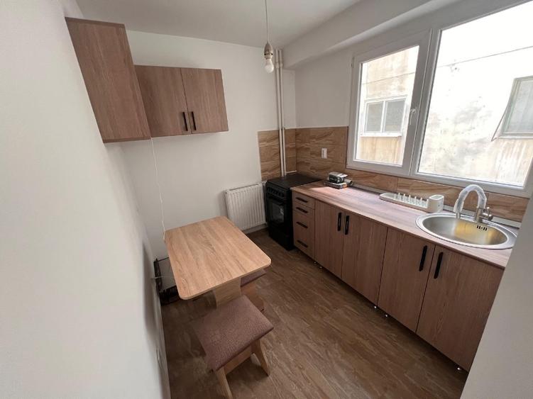 Apartament cu 2 camere nedecomandat în Giurgiului