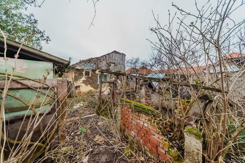 Teren Construcții intravilan de 1216 mp, în Vladimirescu