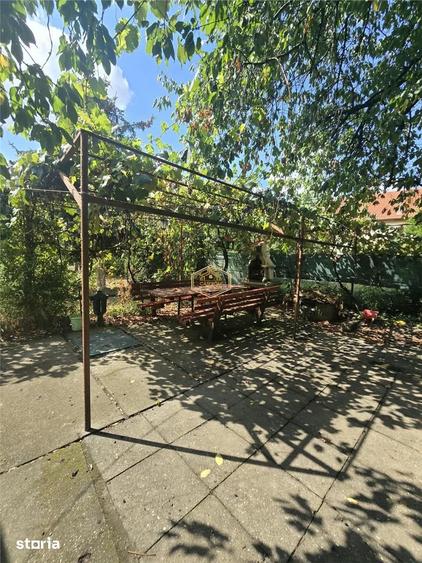 Teren de 560 mp, în Bercu Roșu