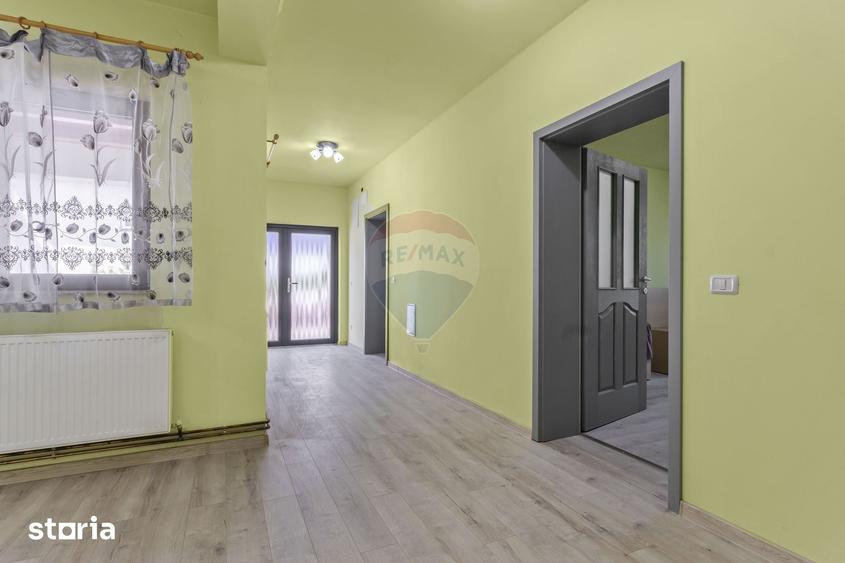 Casă cu 7 camere cu Teren 1363 Mp în Sânnicolau Mic