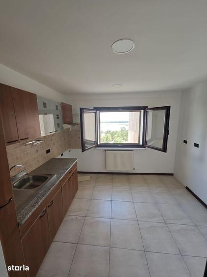 Apartament cu 3 camere decomandat în Micro 21
