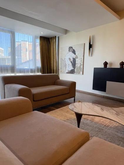 Apartament cu 3 camere decomandat, mobilat în Iancu Nicolae