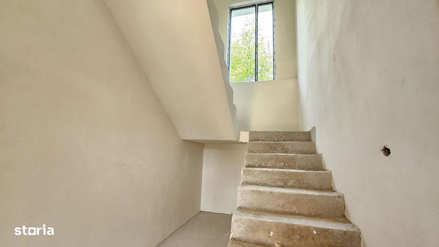 Casă cu 4 camere cu Teren 300 Mp în Dâmbul Rotund