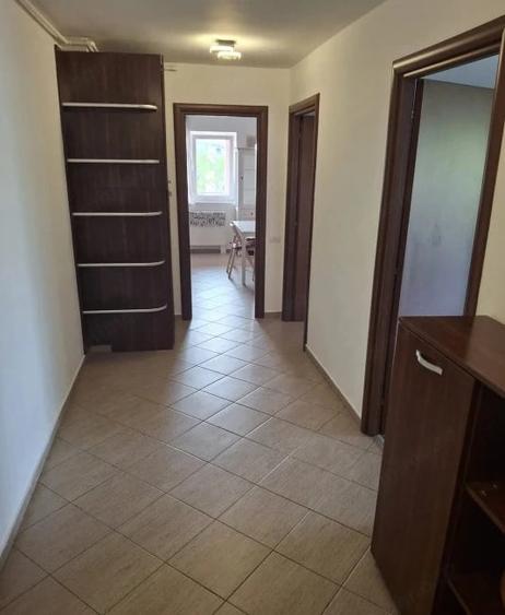 Apartament cu 3 camere decomandat în Pajura