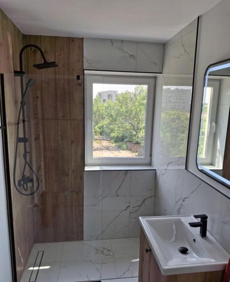 Apartament cu 3 camere semidecomandat în 1 Mai