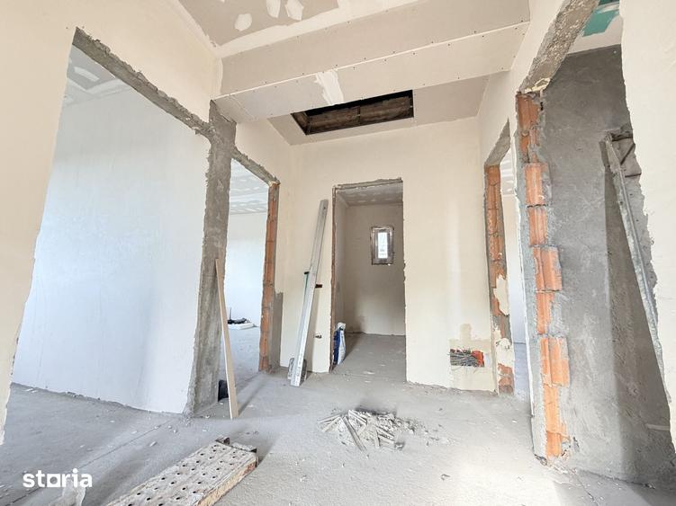 Casă cu 4 camere cu Teren 260 Mp în Glina