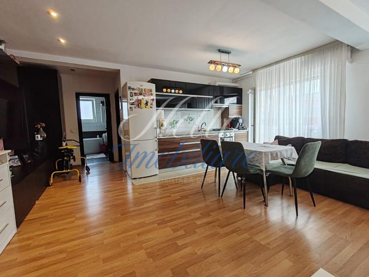 Apartament cu 2 camere semidecomandat, mobilat în Florești