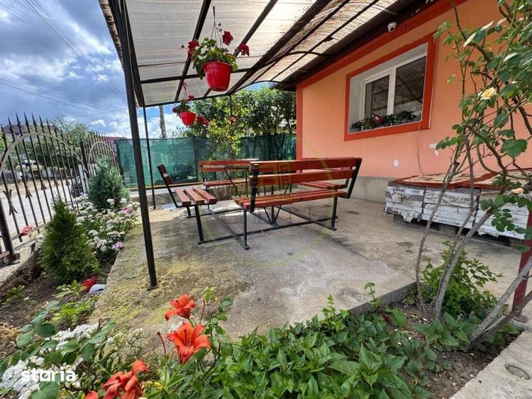 Casă cu 5 camere cu Teren 1400 Mp în Bonț