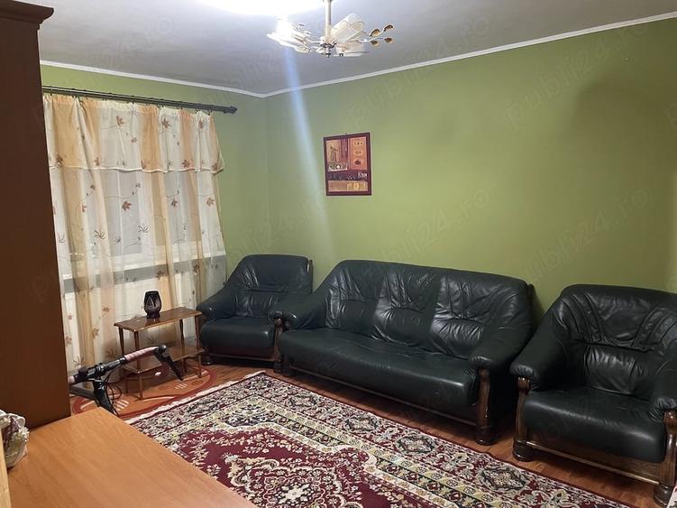 Apartament cu 4 camere decomandat în Central