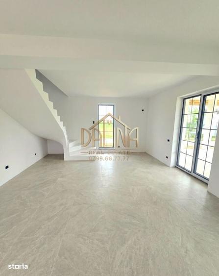 Casă cu 4 camere în Dumbrăveni