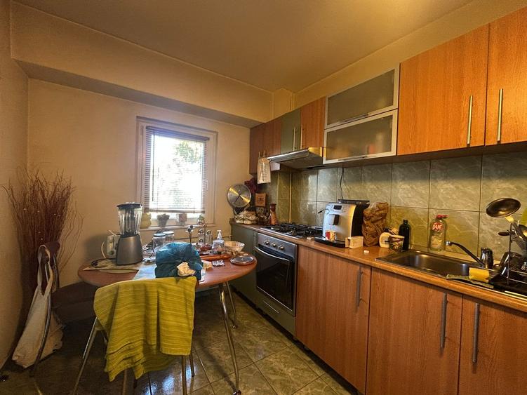 Apartament cu 3 camere în Calea Călărașilor