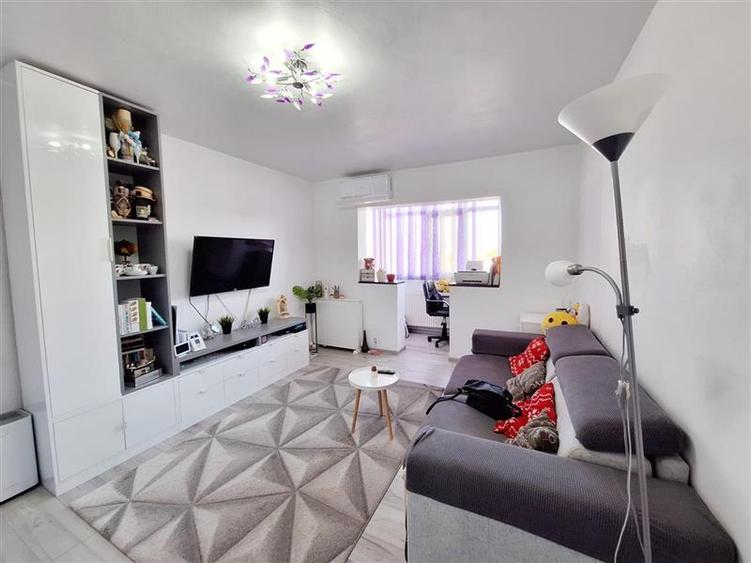 Apartament cu 2 camere semidecomandat în Mioriței