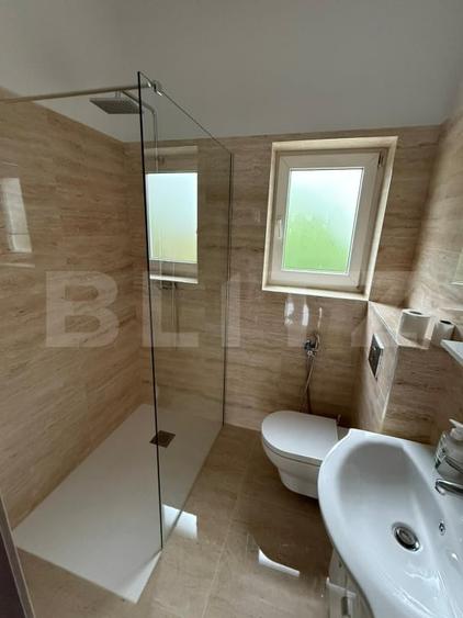 Spatiu central, 3 incaperi, 65 mp, prima închiriere  – 21 Decembrie - 6