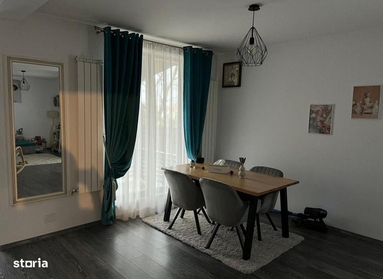 Casă cu 4 camere în Valea Adâncă