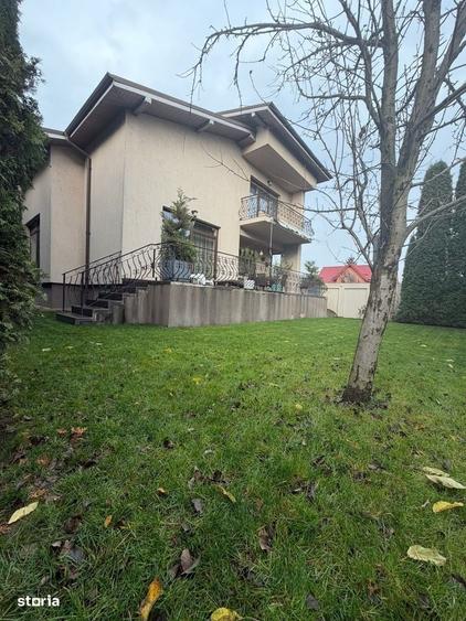 Casă cu 4 camere în Șerbănești