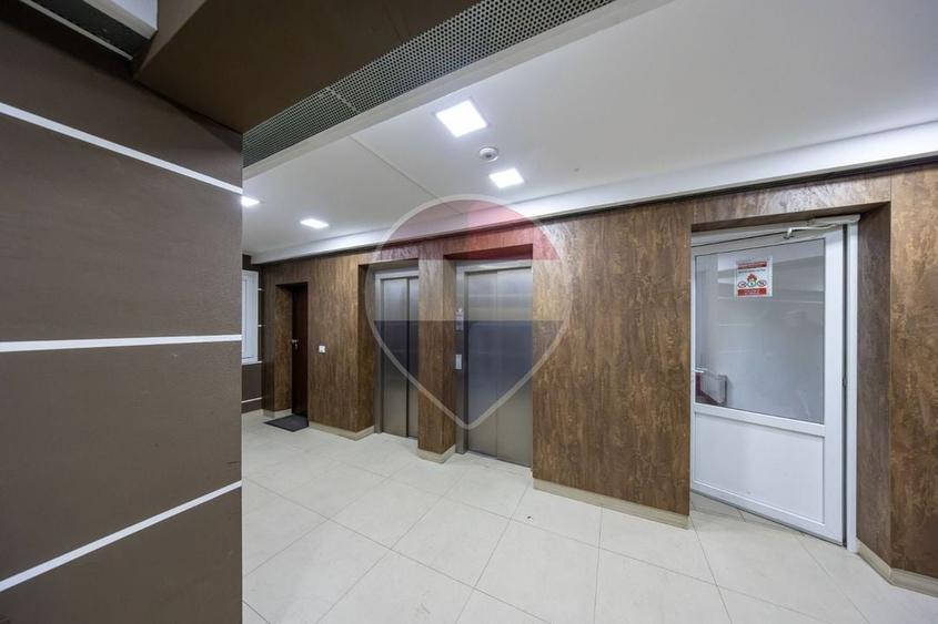 Apartament cu 2 camere decomandat în Tractorul