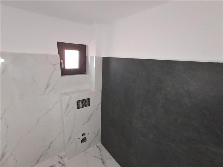 Casă individuală cu 6 camere cu Canalizare în Aeroport