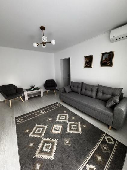 Apartament cu 2 camere semidecomandat în Central