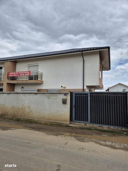 Casă cu 4 camere cu Teren 190 Mp în Domnești
