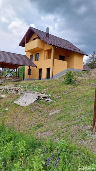 Casă cu 2 camere cu Teren 2000 Mp în Brebu