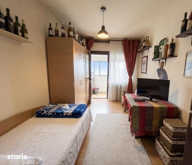 Casă cu 8 camere cu Teren 357 Mp în Central