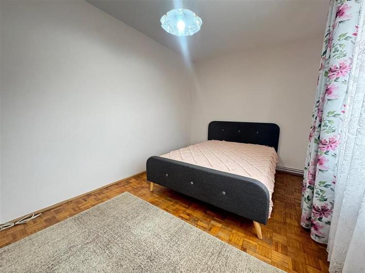 Apartament cu 4 camere decomandat, mobilat în Cedonia