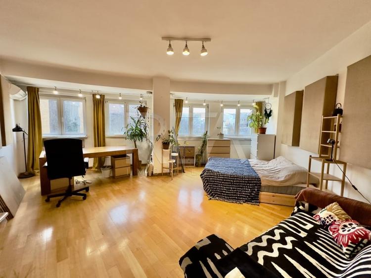 Apartament cu 3 camere semidecomandat, mobilat în Știrbei Vodă
