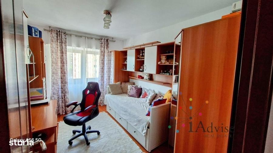 Apartament cu 3 camere decomandat în Scriitorilor