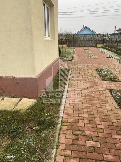 Casă cu 4 camere în Remetea Mare
