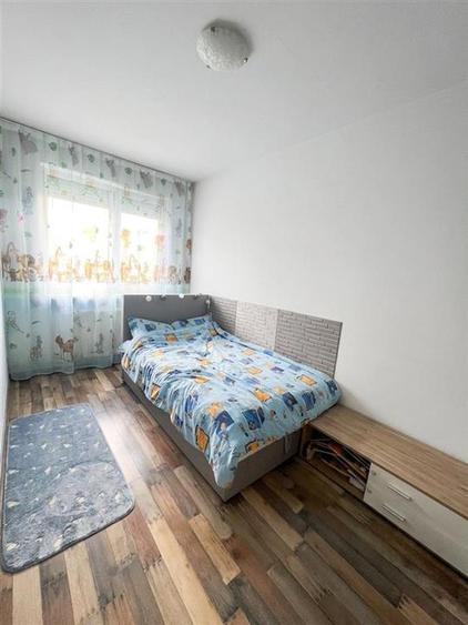 Apartament cu 3 camere decomandat în Rogerius