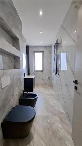 Apartament cu 3 camere semidecomandat în Valea Lupului