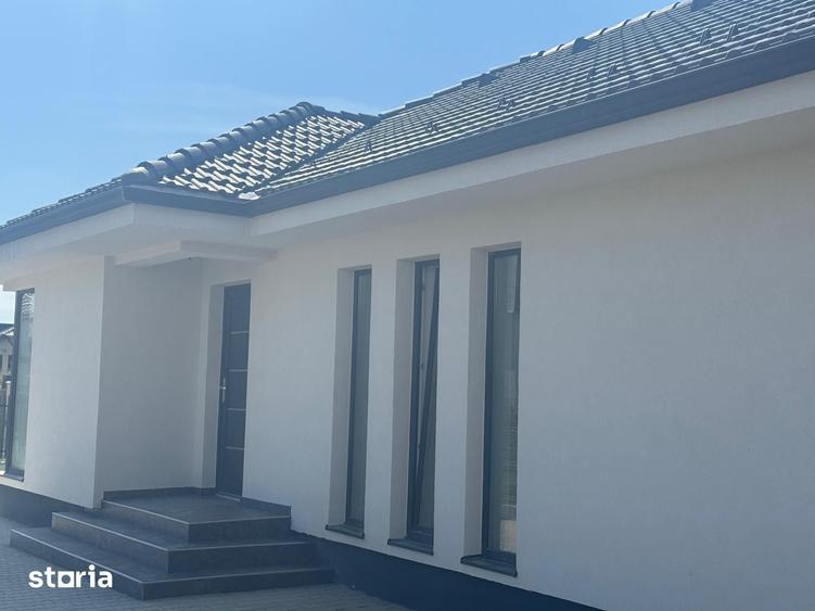 Casă cu 4 camere cu Teren 400 Mp în Central
