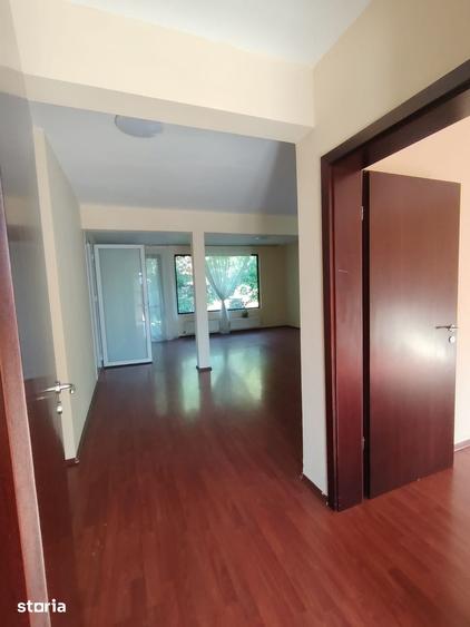 Casă cu 5 camere cu Teren 505 Mp în Corbeanca