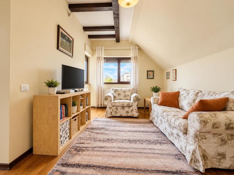Casă individuală cu 5 camere cu Teren 420 Mp în Corbeanca