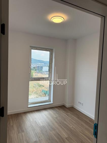 Apartament cu 3 camere semidecomandat, mobilat în Florești