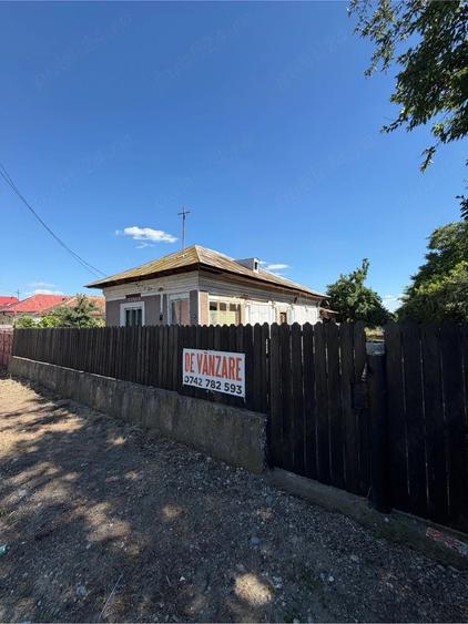 Teren de 2435 mp, în Criva de Sus