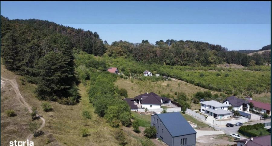 Casă cu 4 camere în Sânpetru