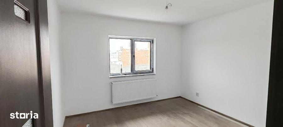 Casă cu 4 camere cu Teren 400 Mp în Clinceni